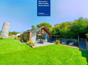 New build Luxurious PALMA VILLA IN CORNWALL! 4miles EDEN PROJECT, 4 miles Beach & Harbour! Open plan, One level Living area Ground floor, Private location, Encllosed Garden, Underfloor Heating, Coffee